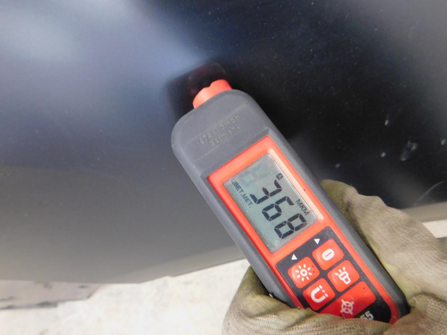 Крыло переднее правое