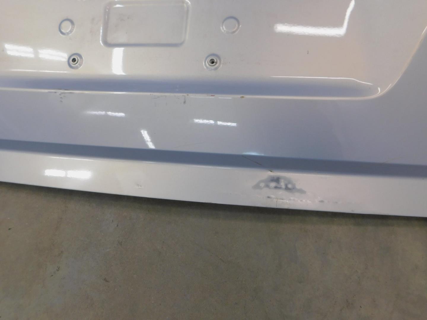 Дверь багажника