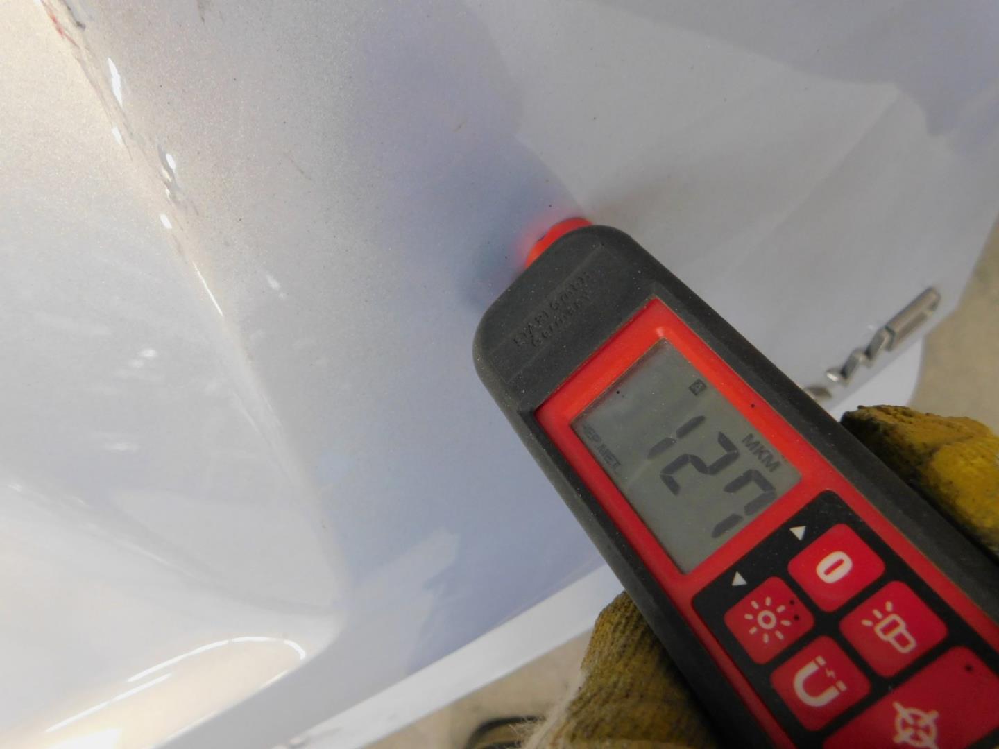 Дверь багажника