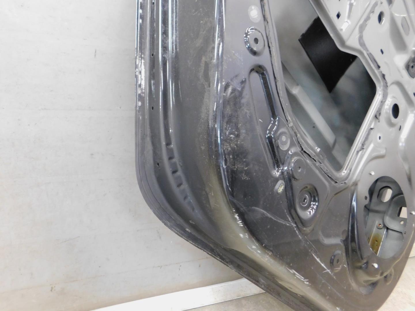 Дверь задняя левая