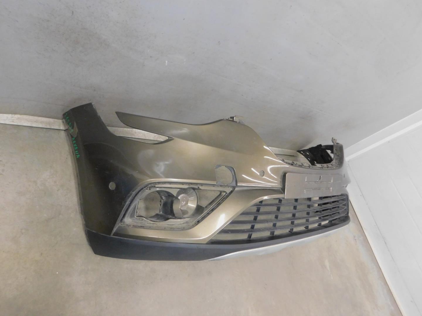 Бампер передний