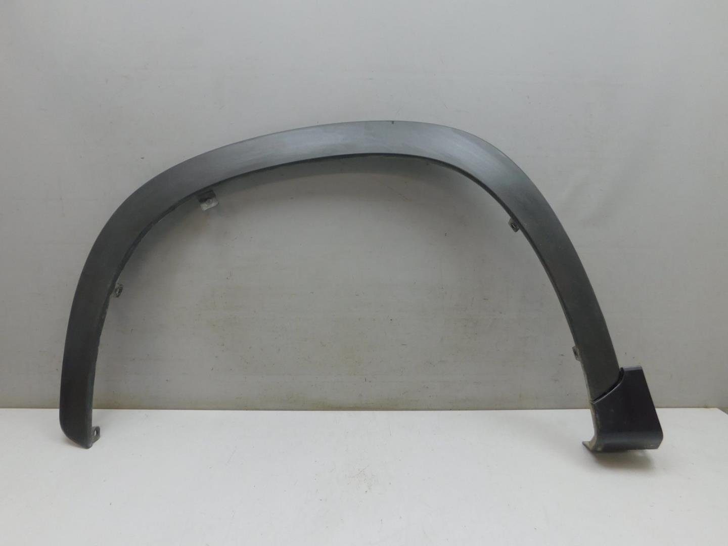 Накладка переднего крыла левого