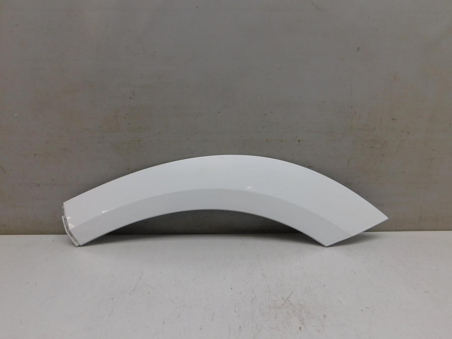 Накладка заднего крыла левого