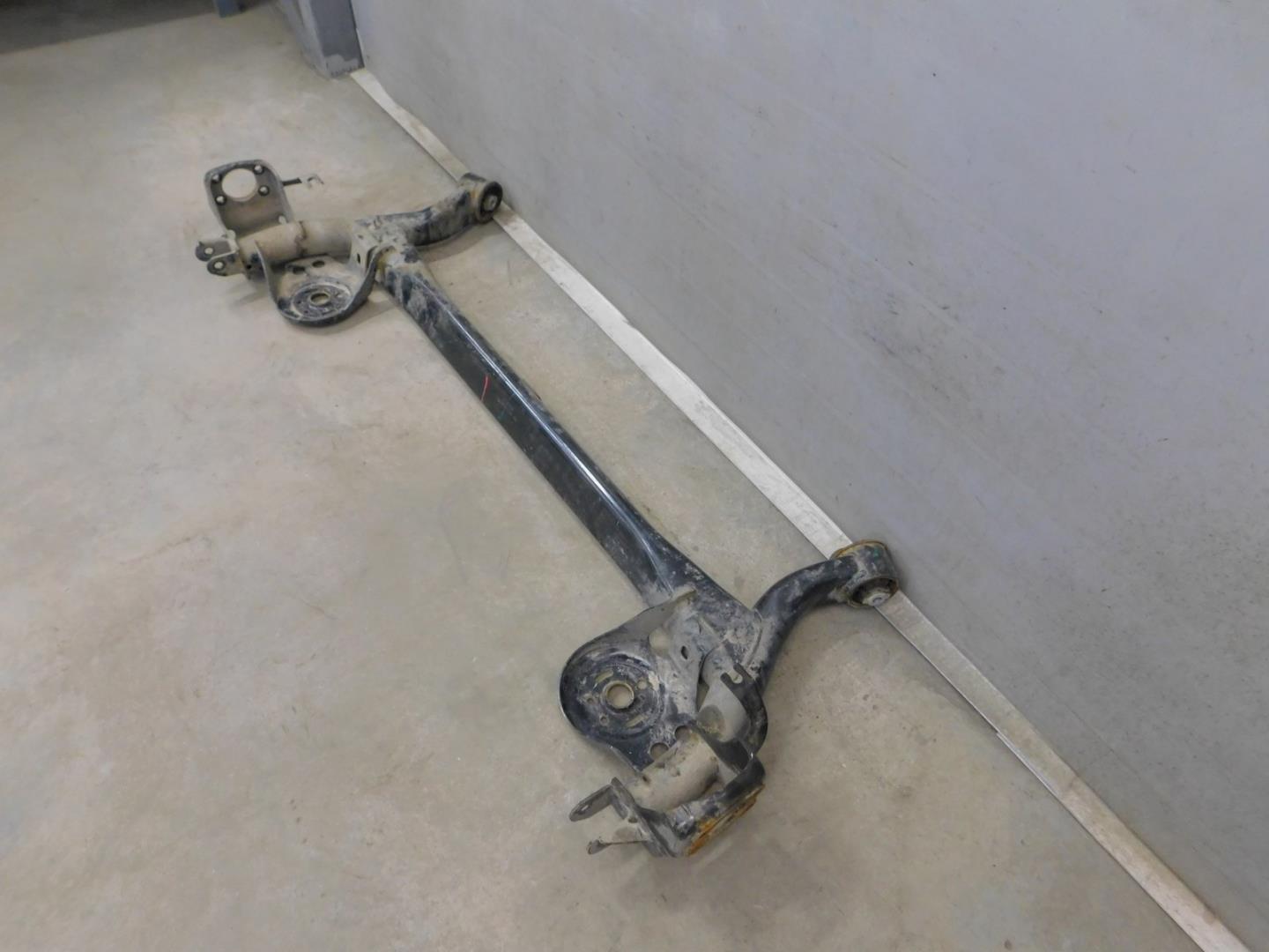 Балка задняя