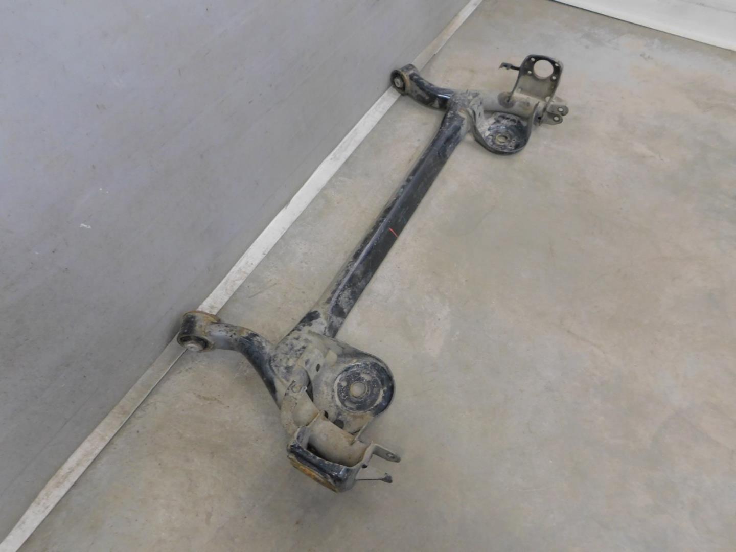 Балка задняя