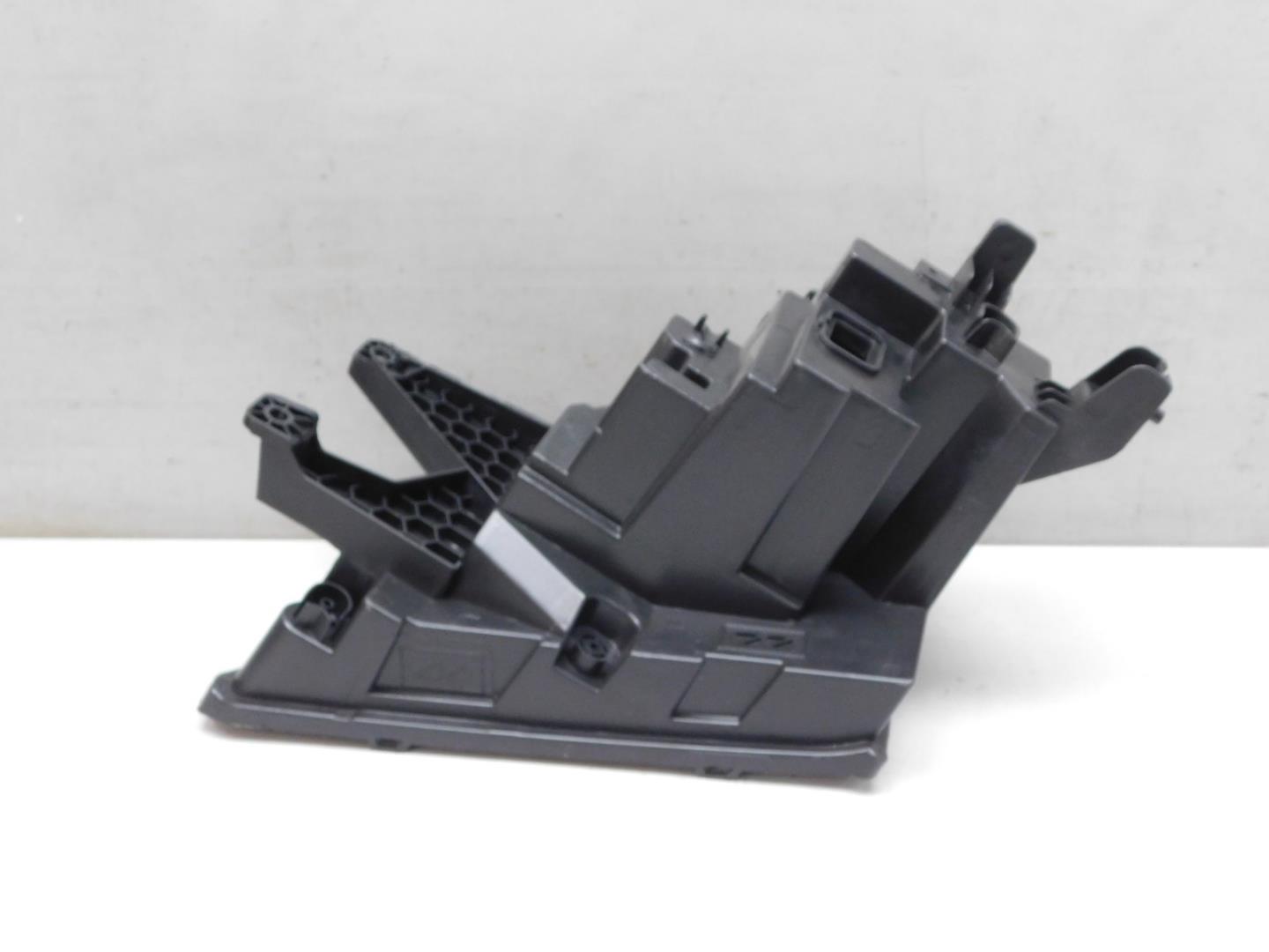 Корпус фары правой