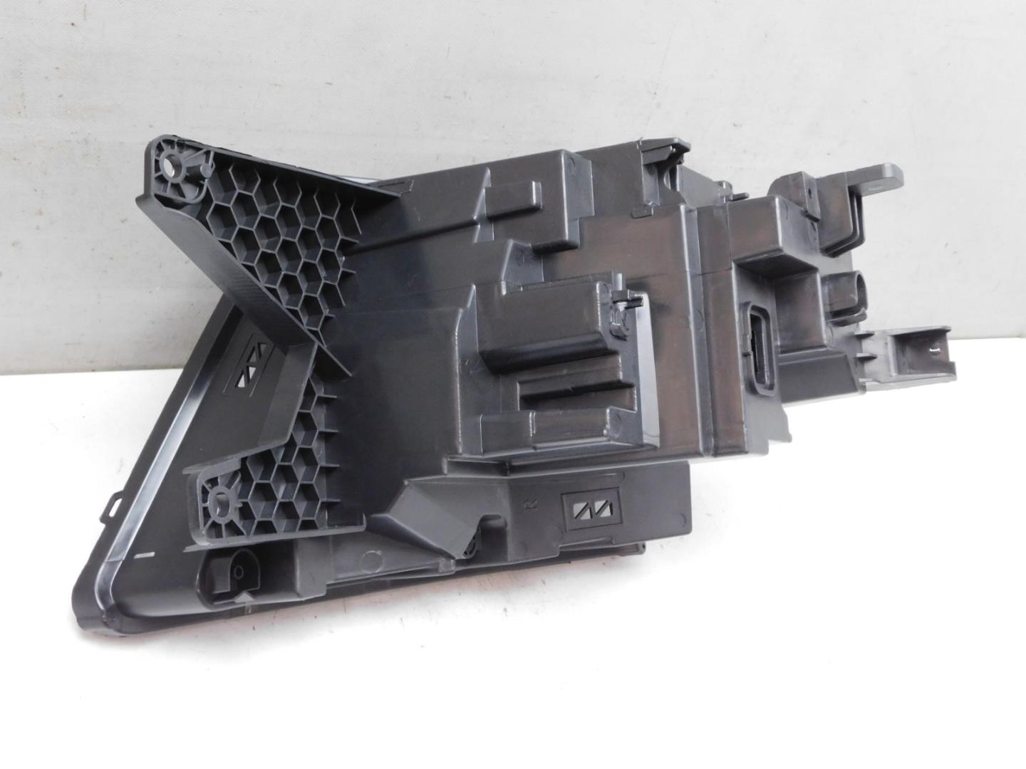 Корпус фары правой