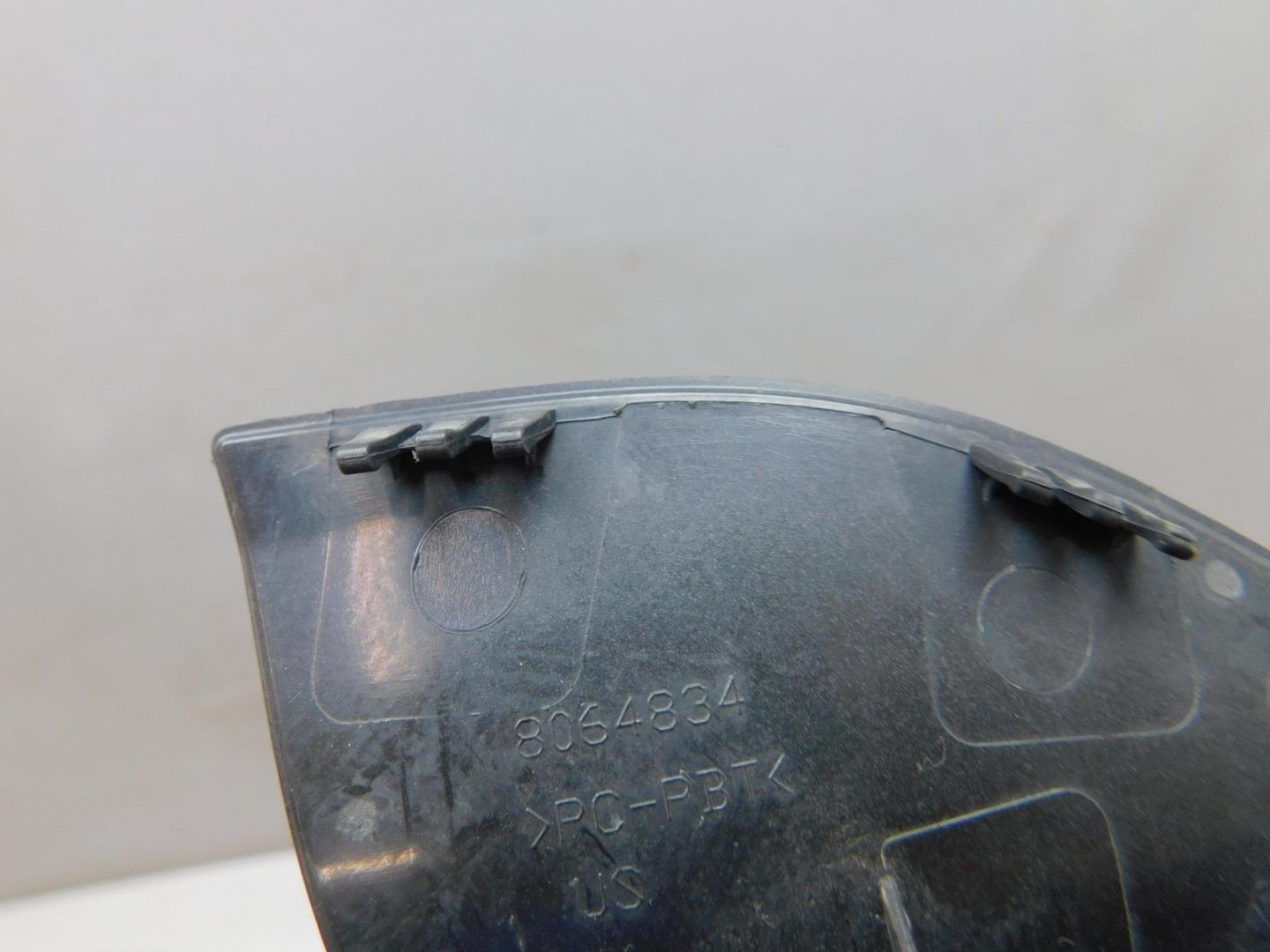 Заглушка буксировочного крюка