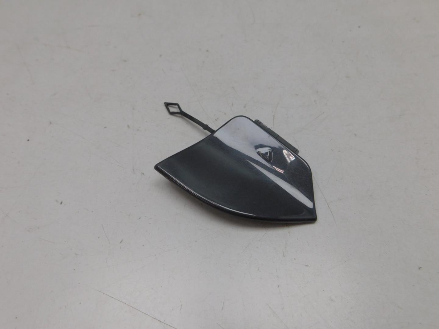 Заглушка буксировочного крюка