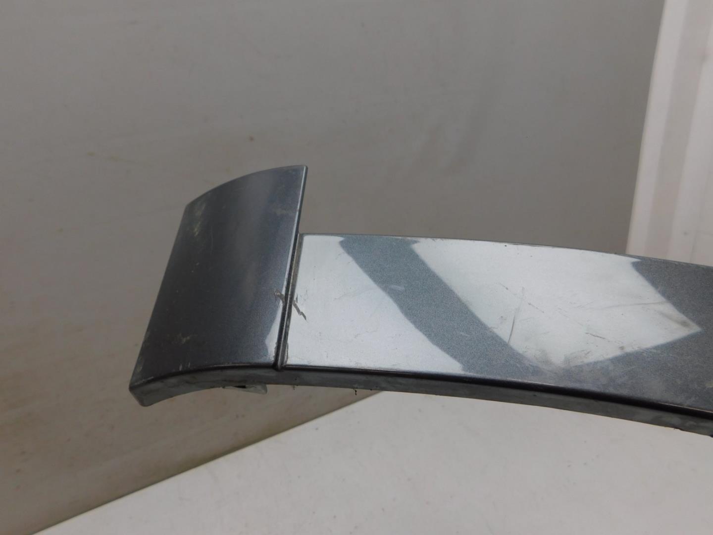 Накладка переднего крыла правого