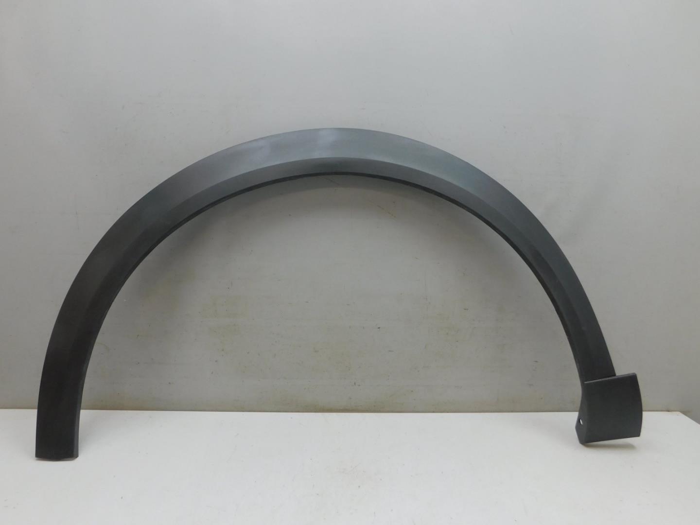 Накладка переднего крыла левого