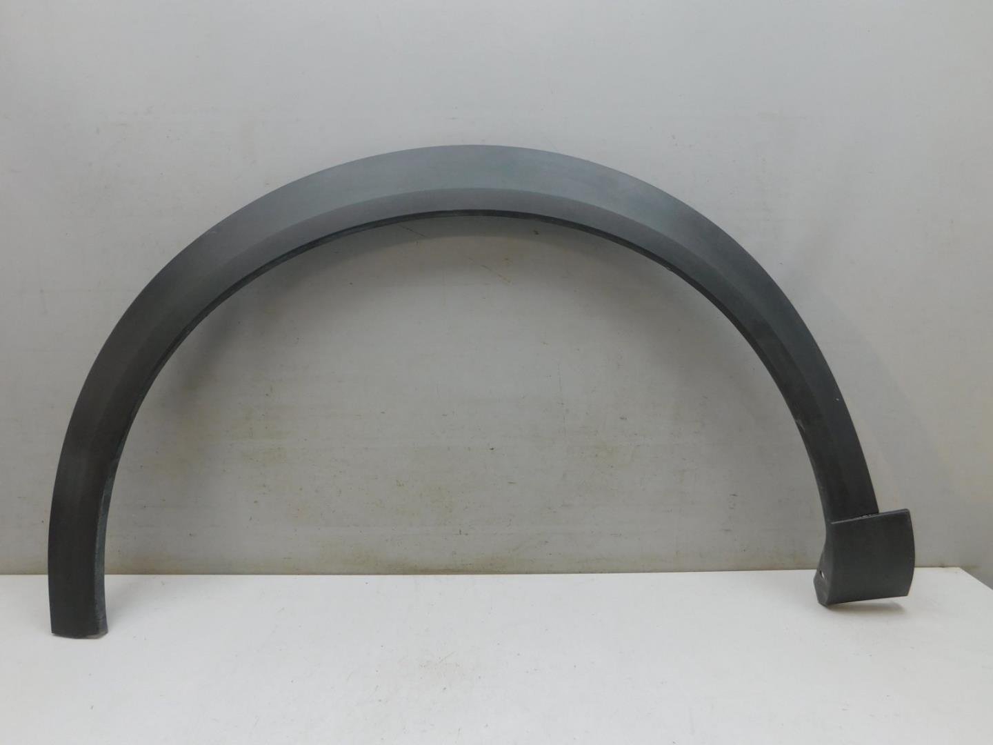 Накладка переднего крыла левого