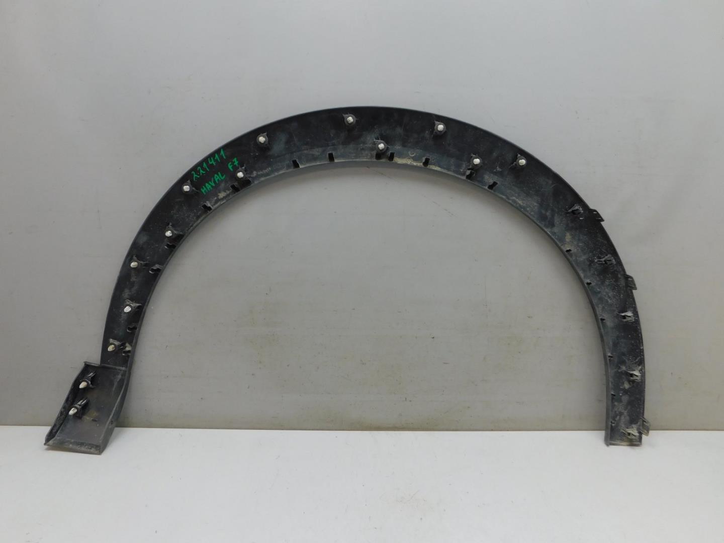 Накладка переднего крыла левого