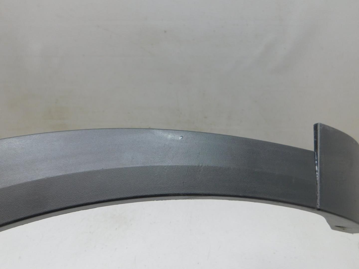 Накладка переднего крыла левого