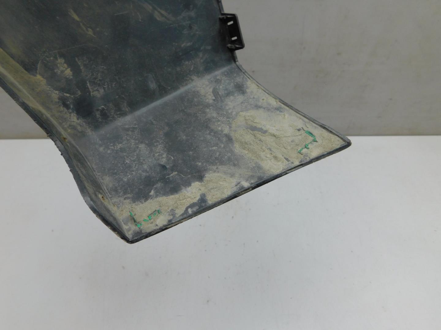 Накладка заднего бампера правая