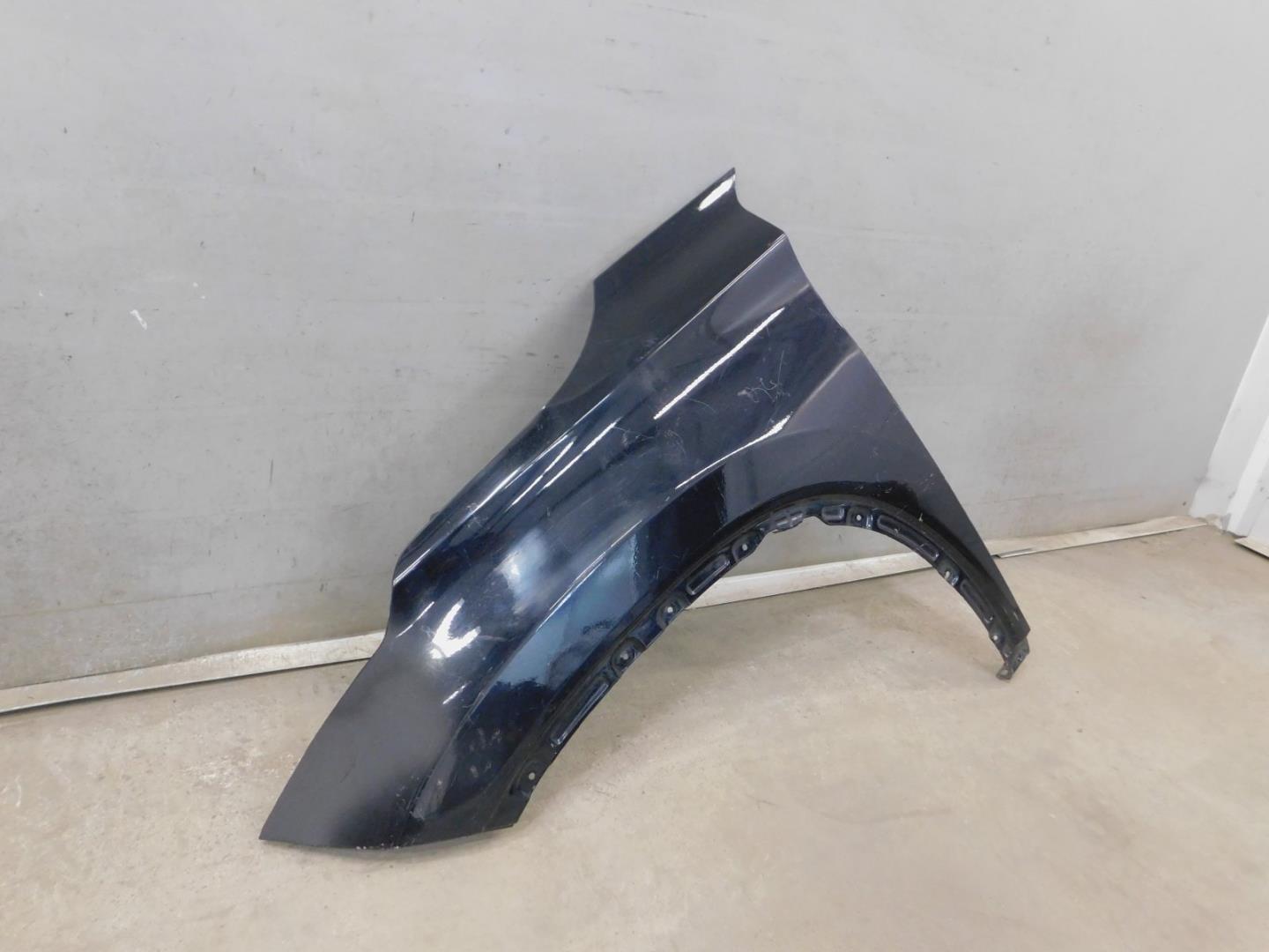 Крыло переднее левое