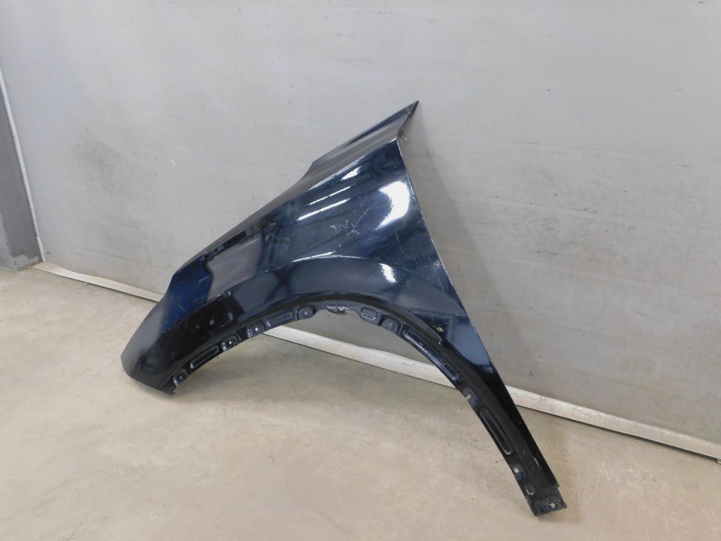 Крыло переднее левое