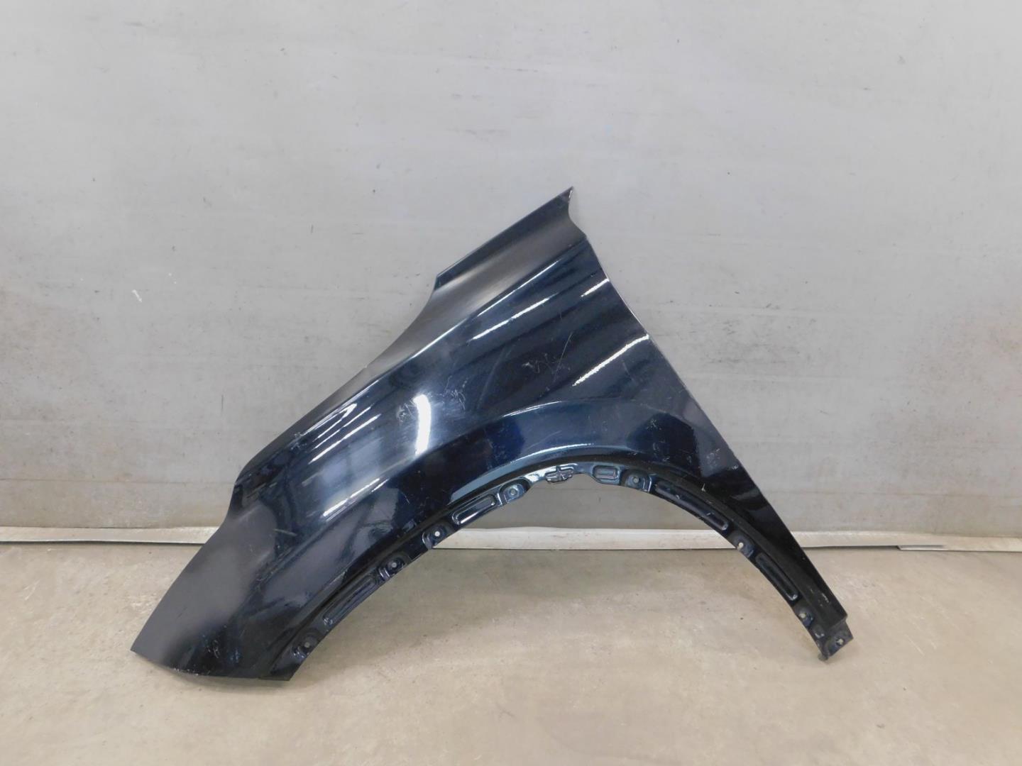 Крыло переднее левое