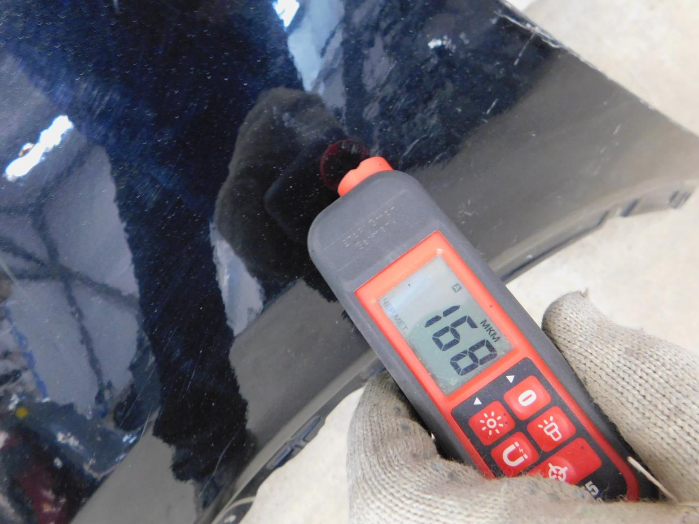 Крыло переднее левое