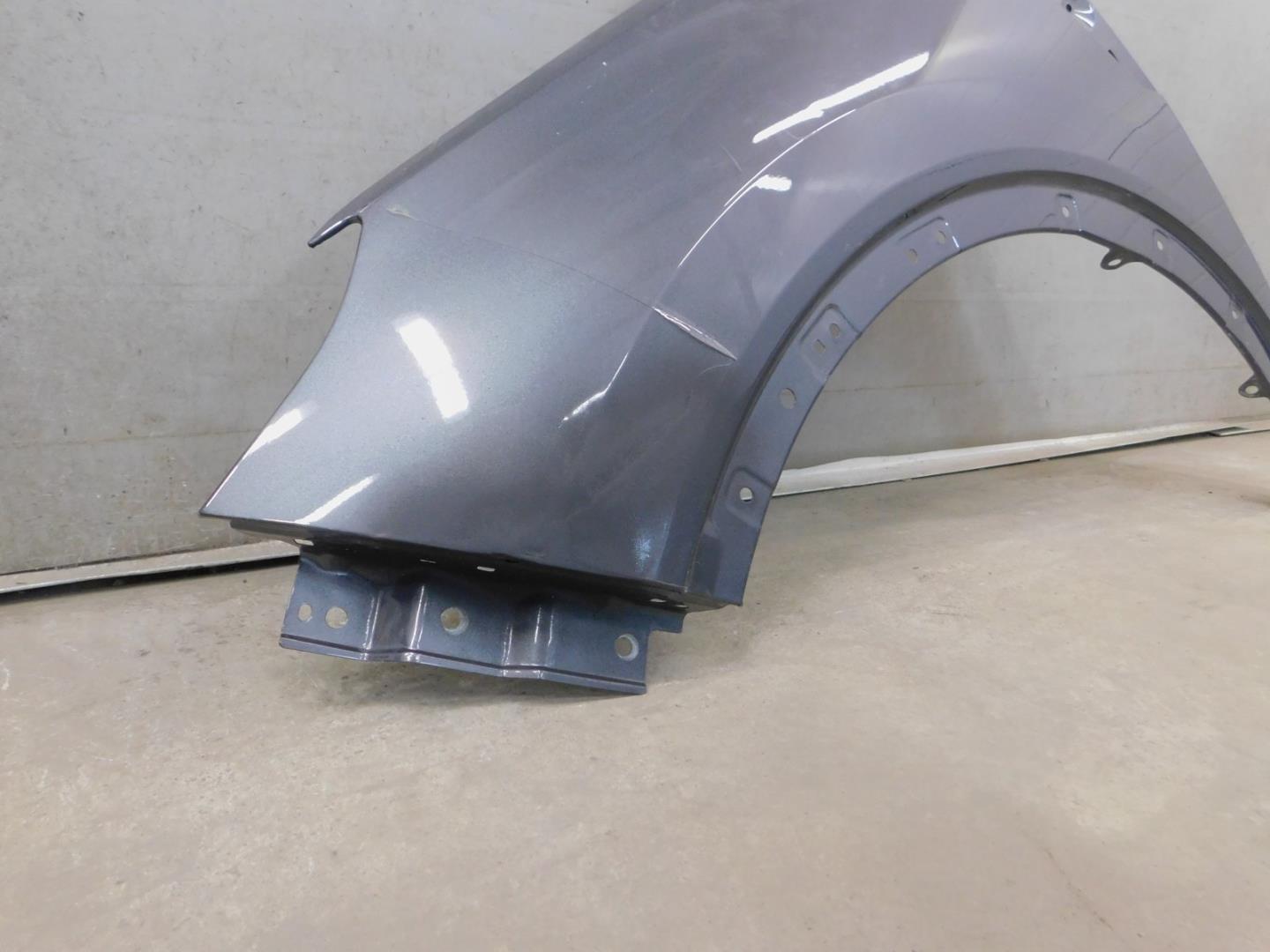 Крыло переднее левое