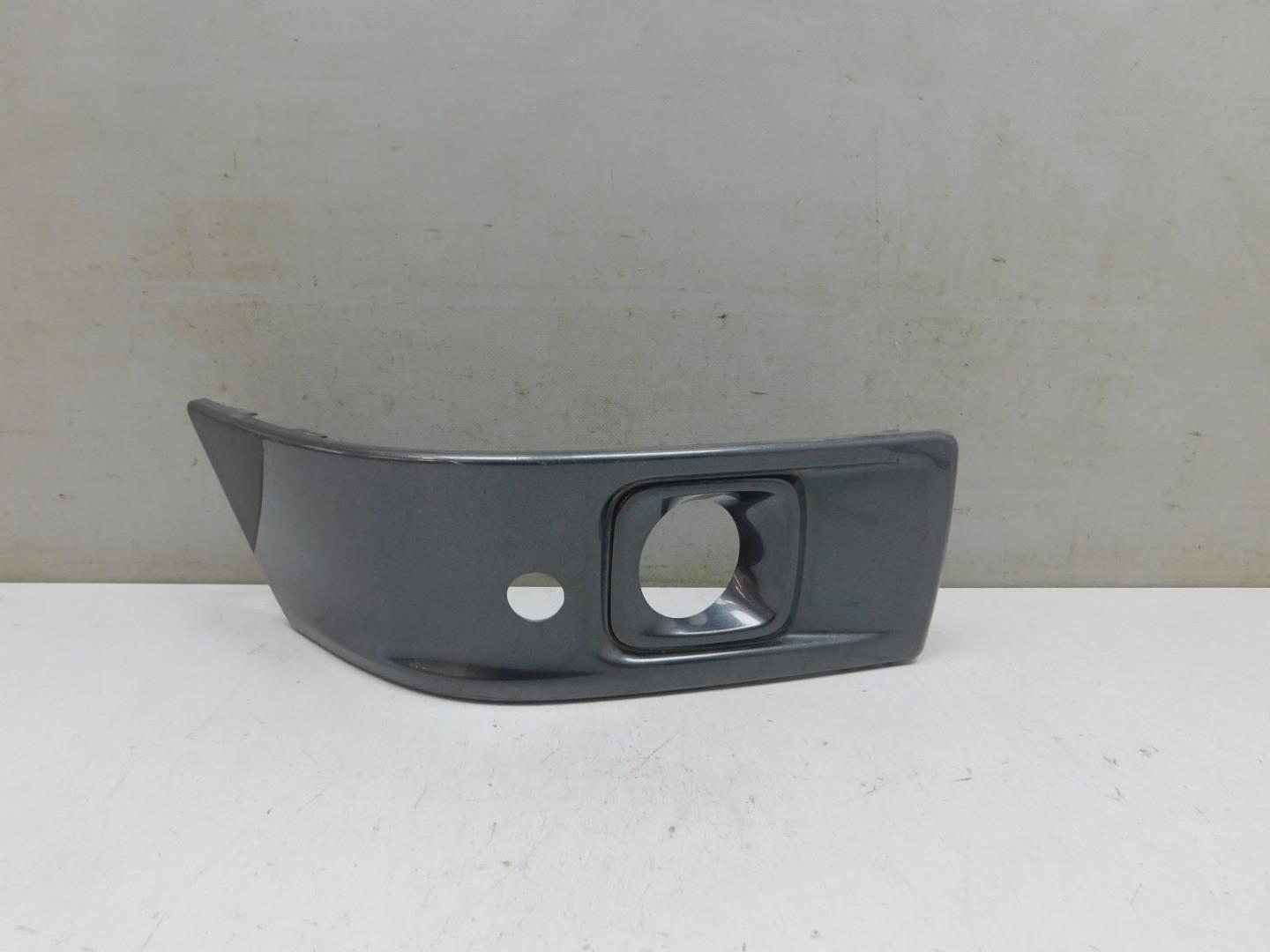 Накладка переднего бампера