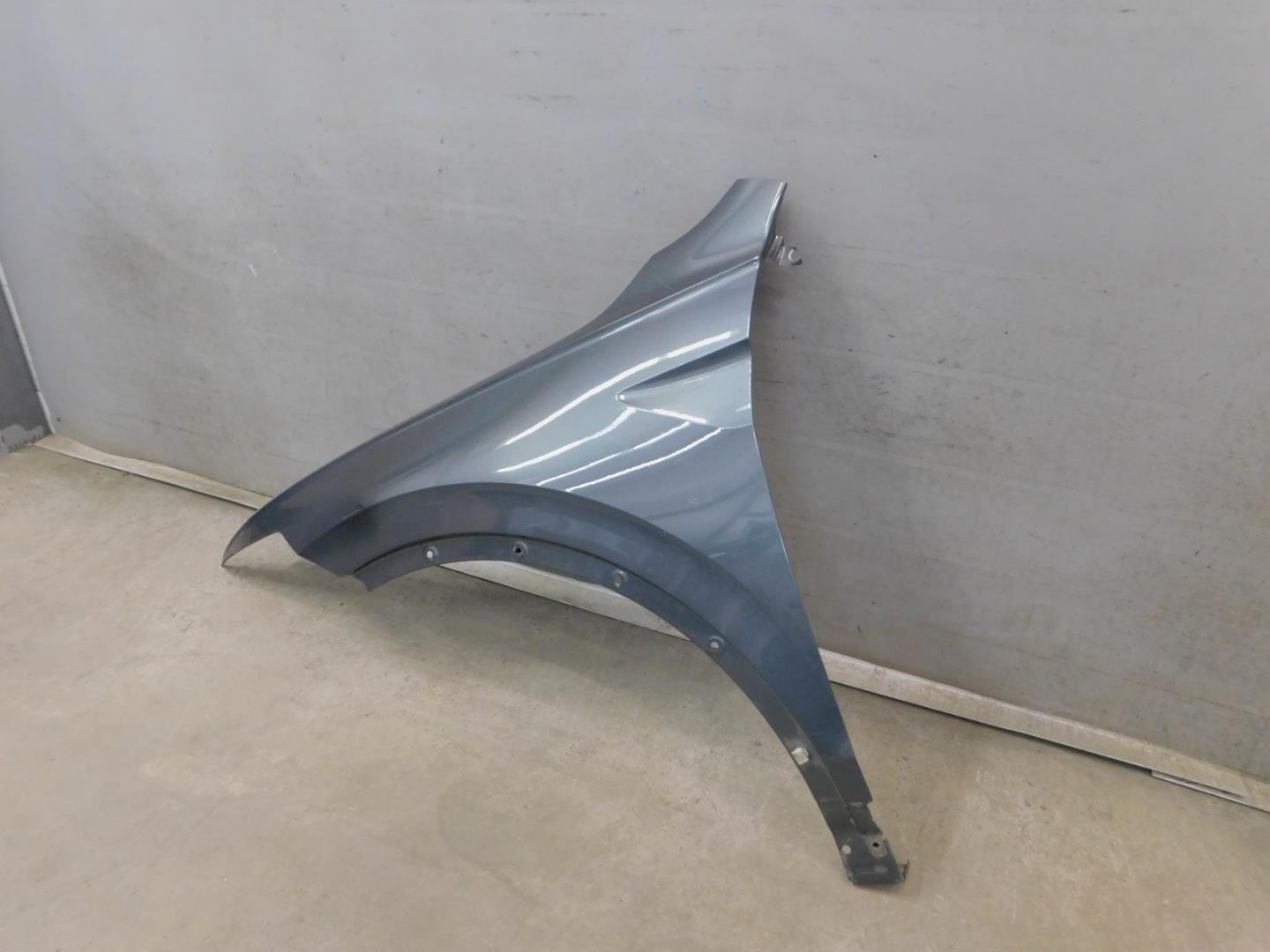 Крыло переднее левое