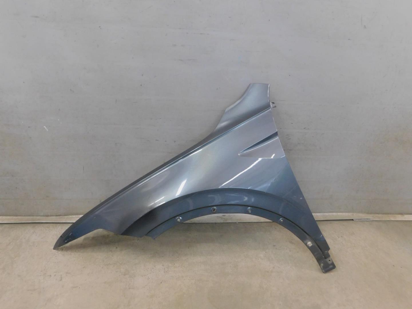 Крыло переднее левое