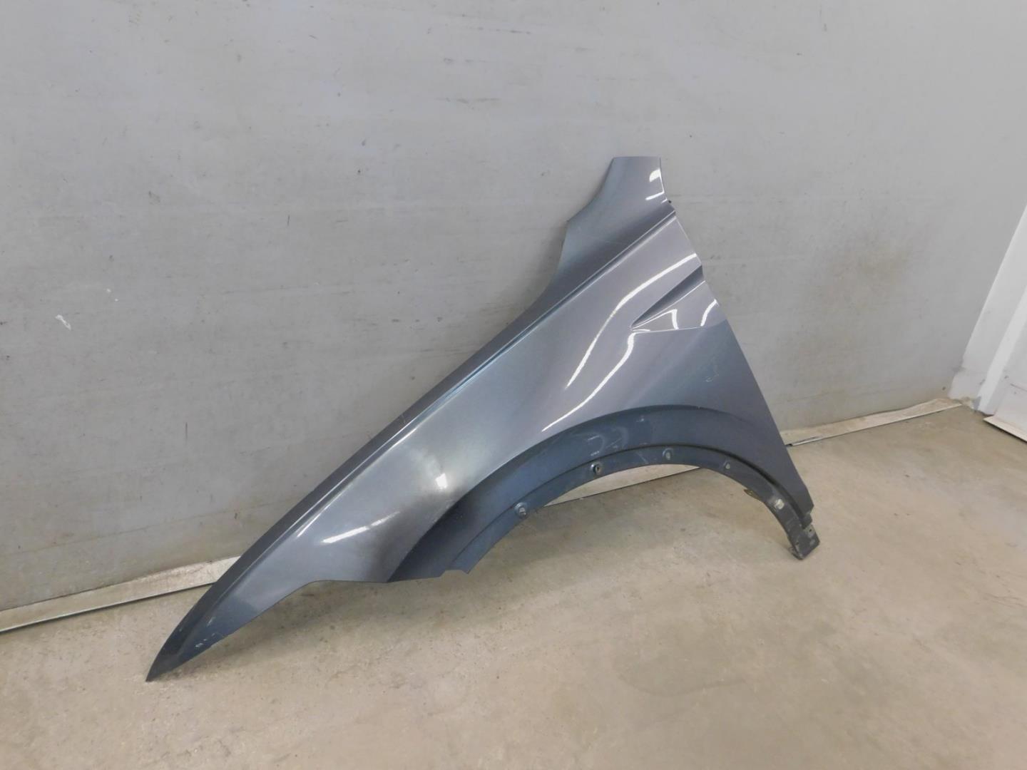 Крыло переднее левое