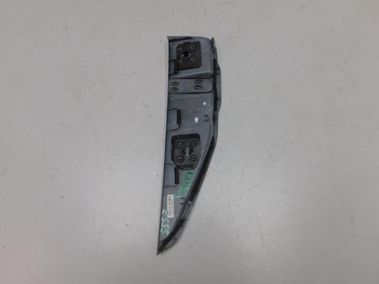 Накладка переднего крыла левого