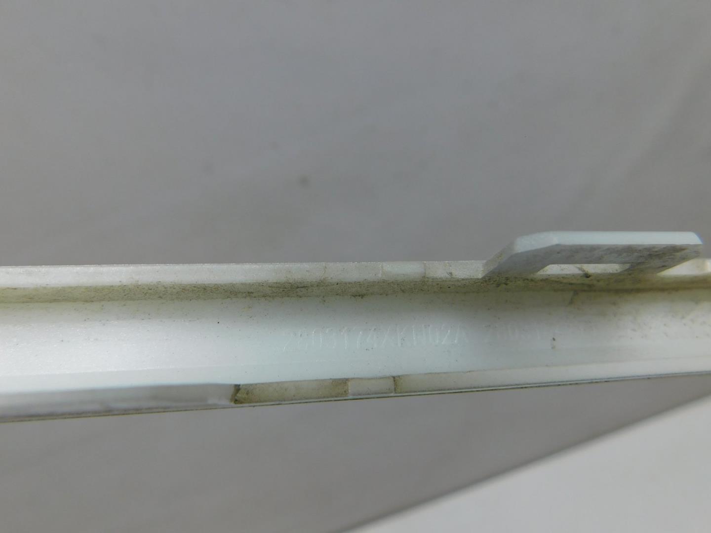 Молдинг переднего бампера