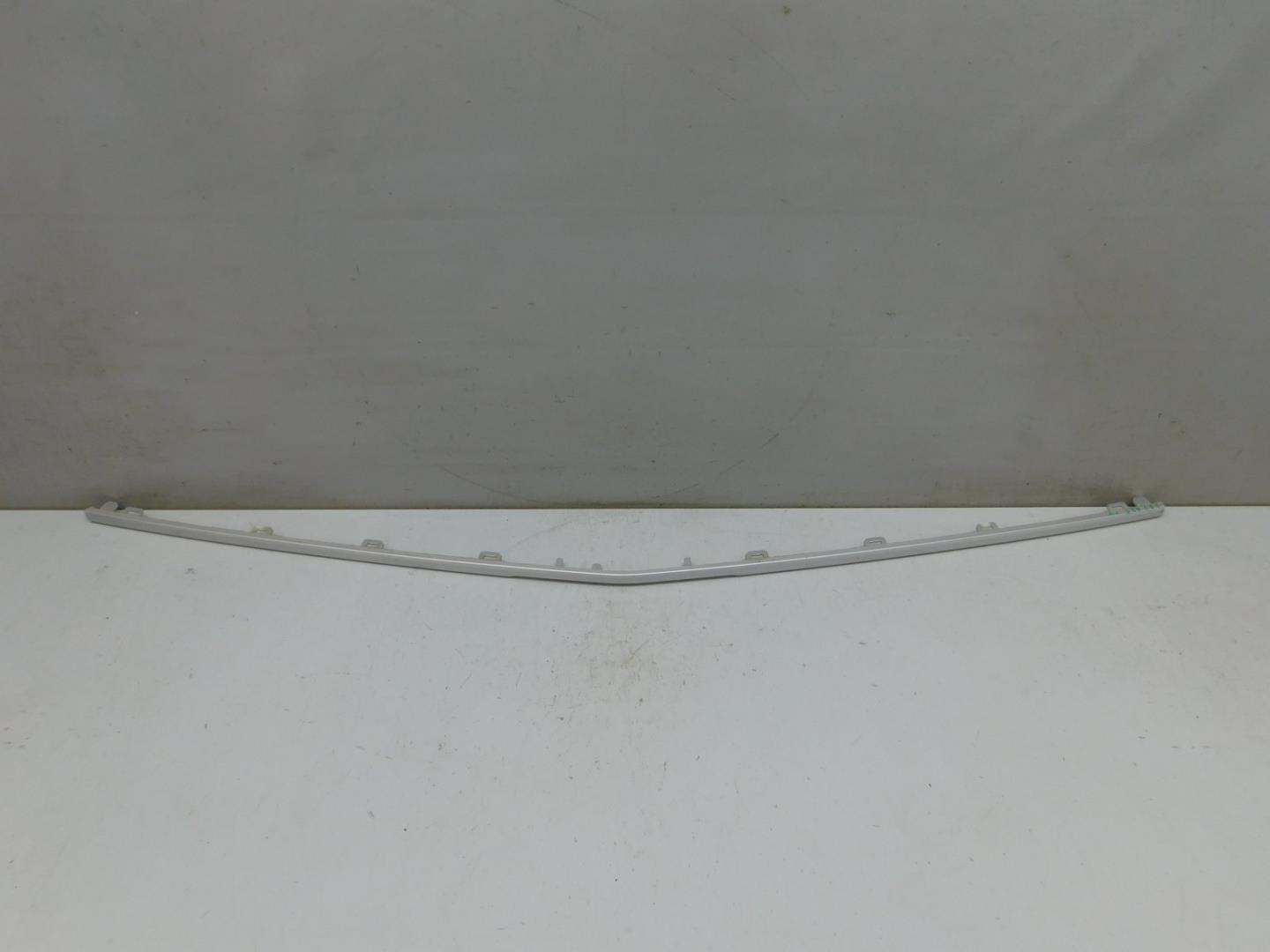 Молдинг переднего бампера