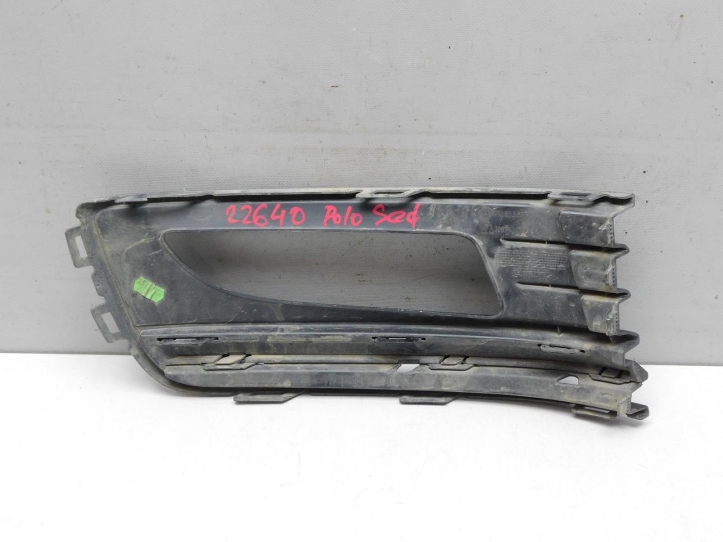 Решетка в бампер левая