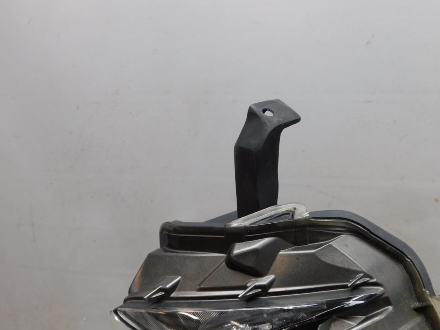 Габарит передний левый