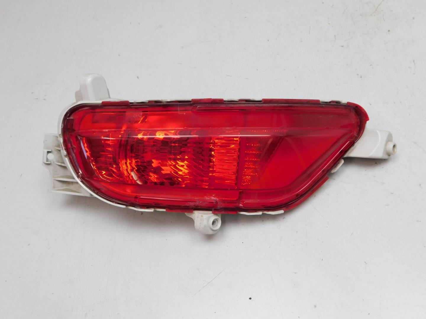 Фонарь задний в бампер левый