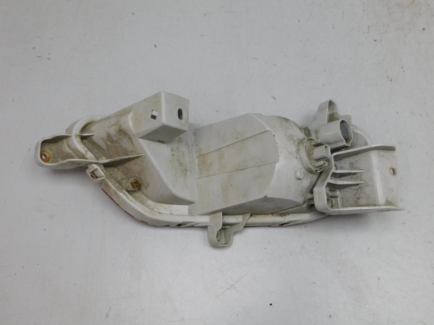 Фонарь задний в бампер левый