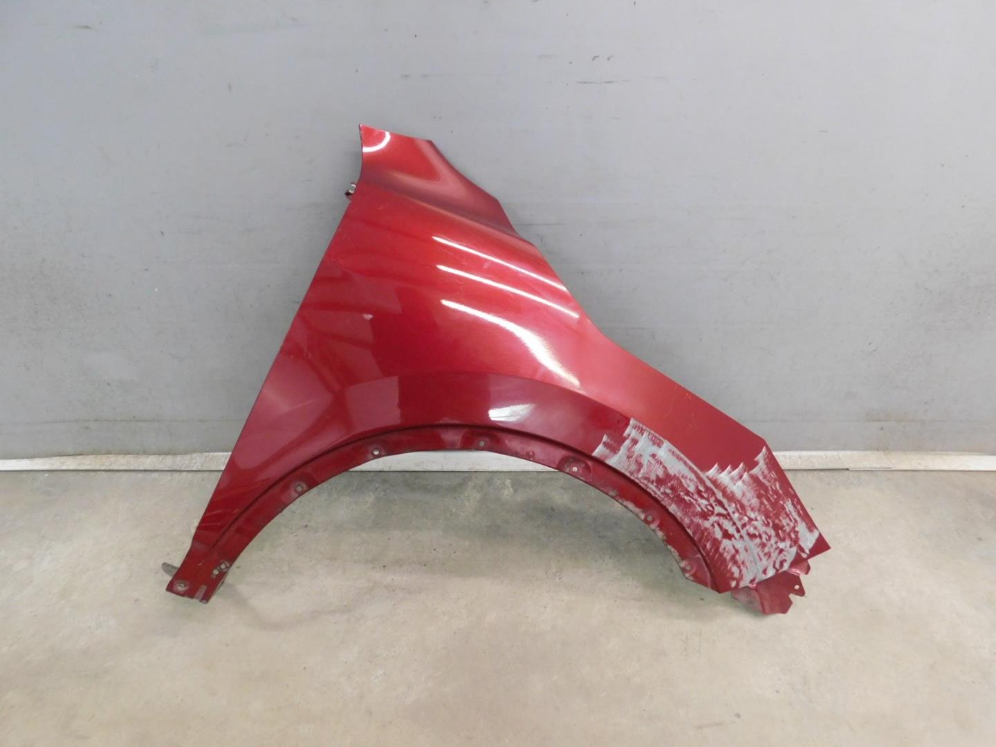 Крыло переднее правое