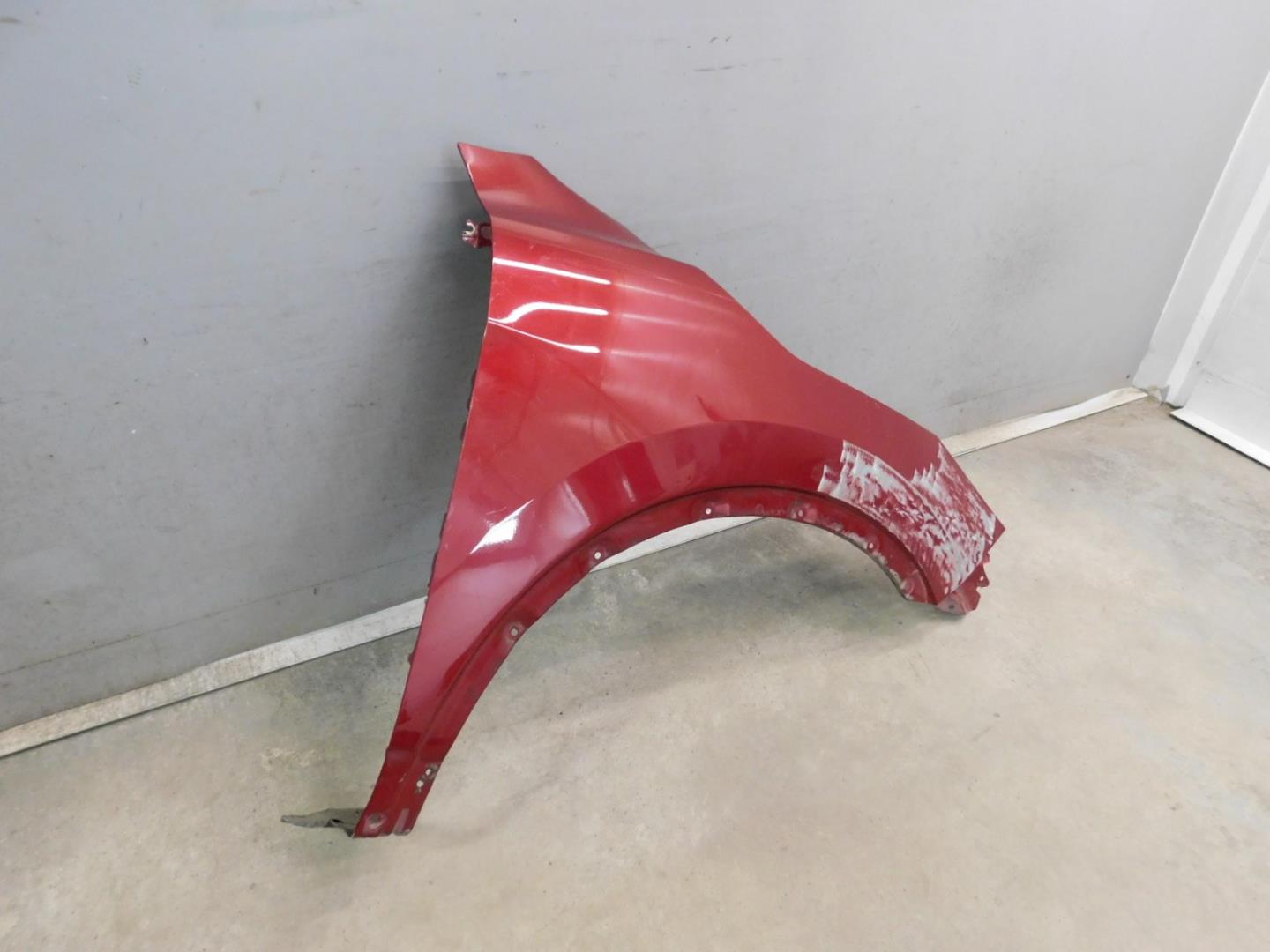 Крыло переднее правое