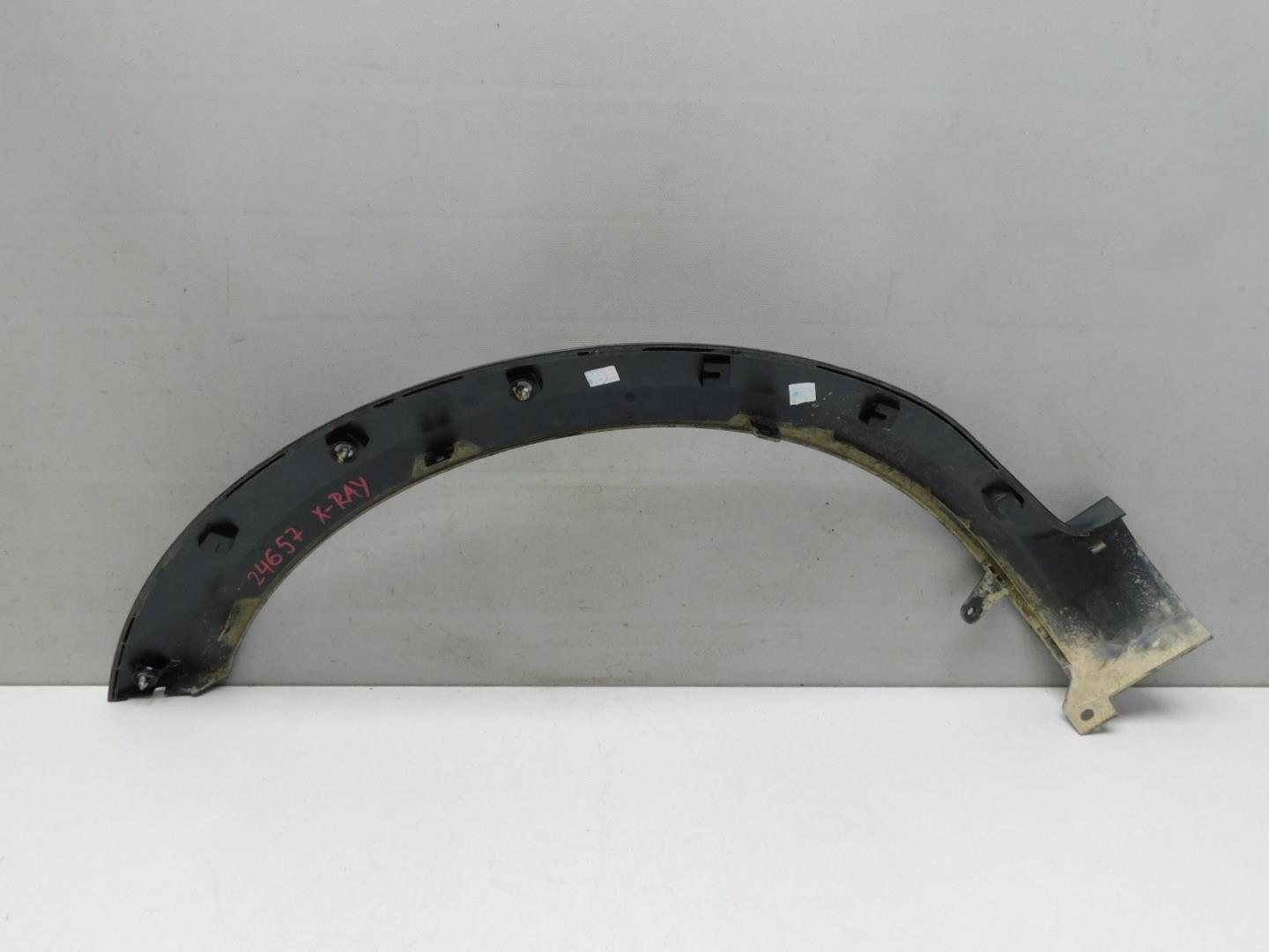 Накладка переднего крыла правого