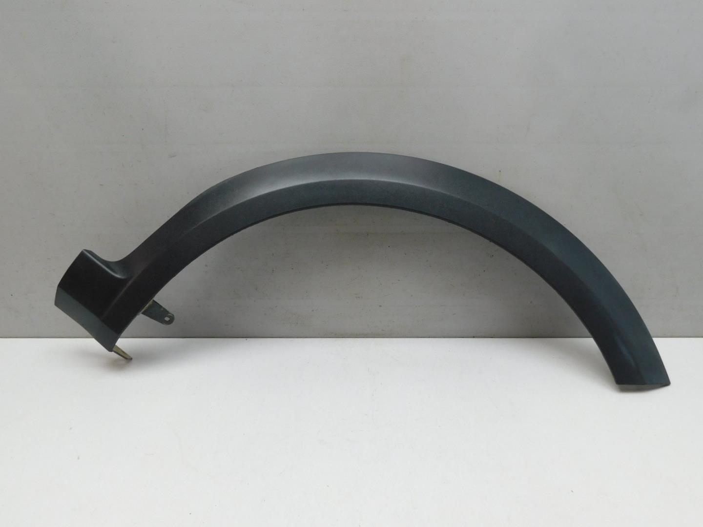 Накладка переднего крыла правого