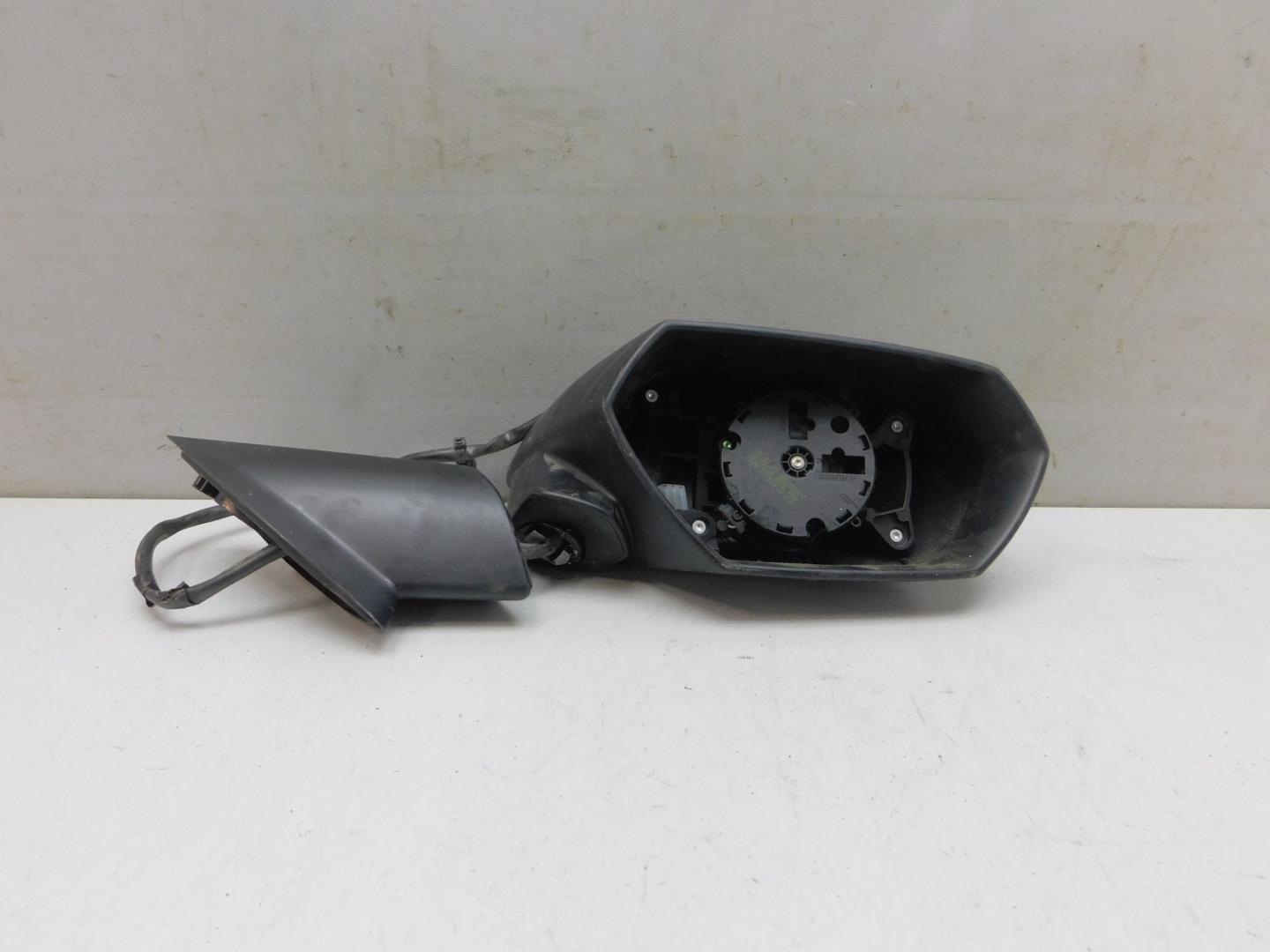 Зеркало правое электрическое