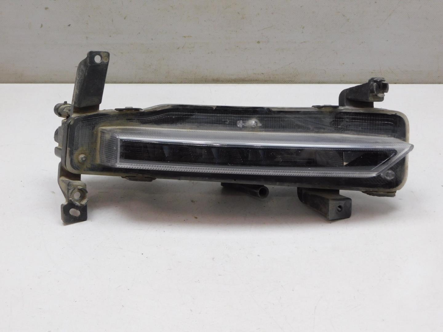 Фара противотуманная правая