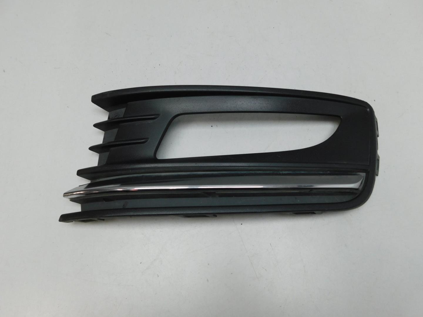 Решетка в бампер левая