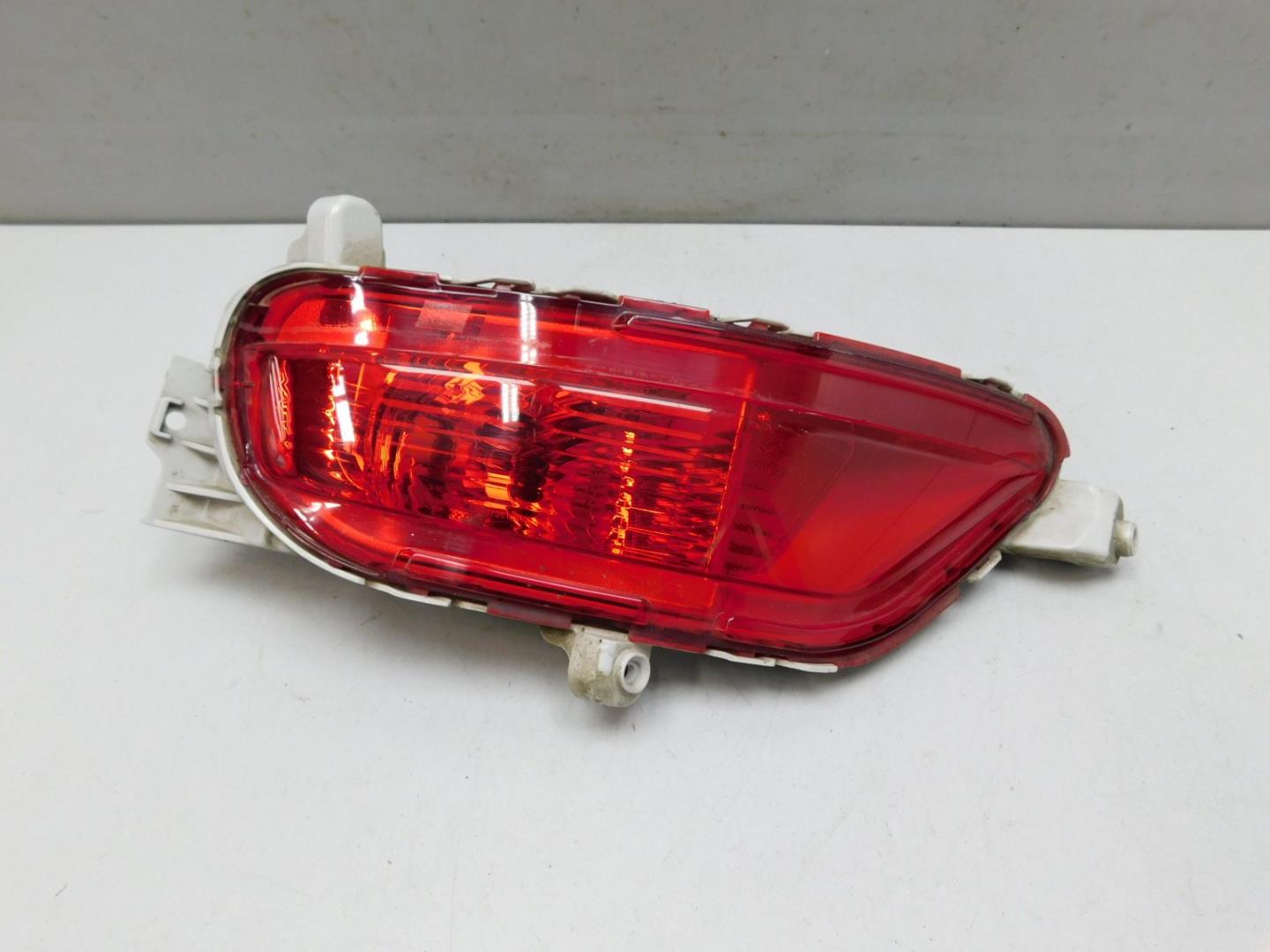 Фонарь задний в бампер левый