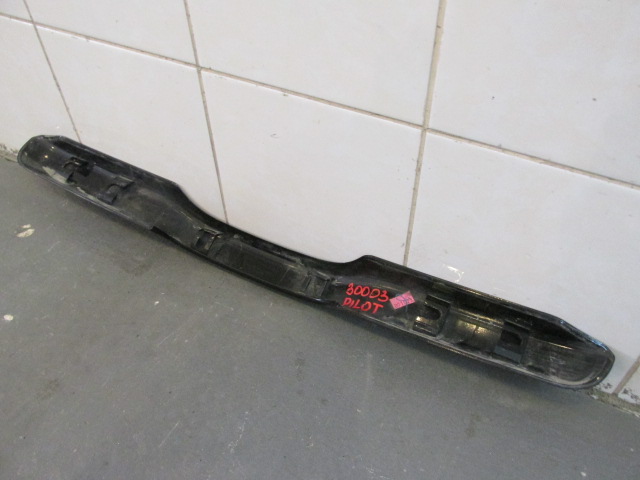 Накладка двери багажника