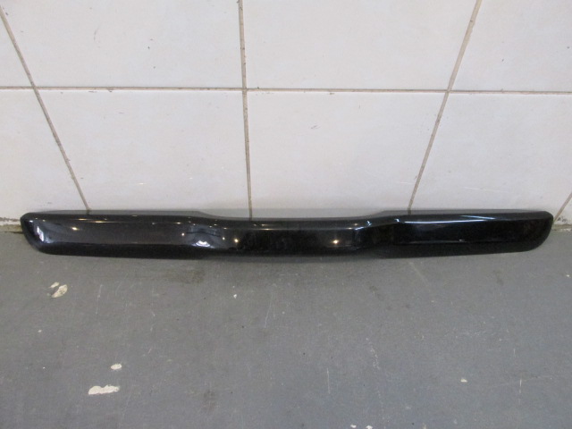 Накладка двери багажника