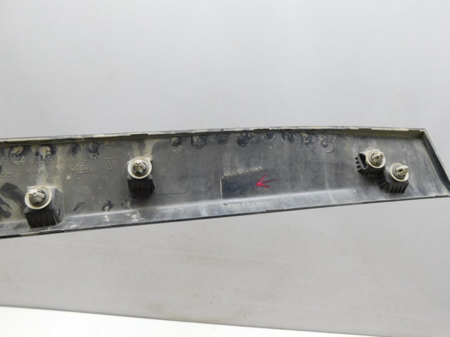 Накладка двери передней правой