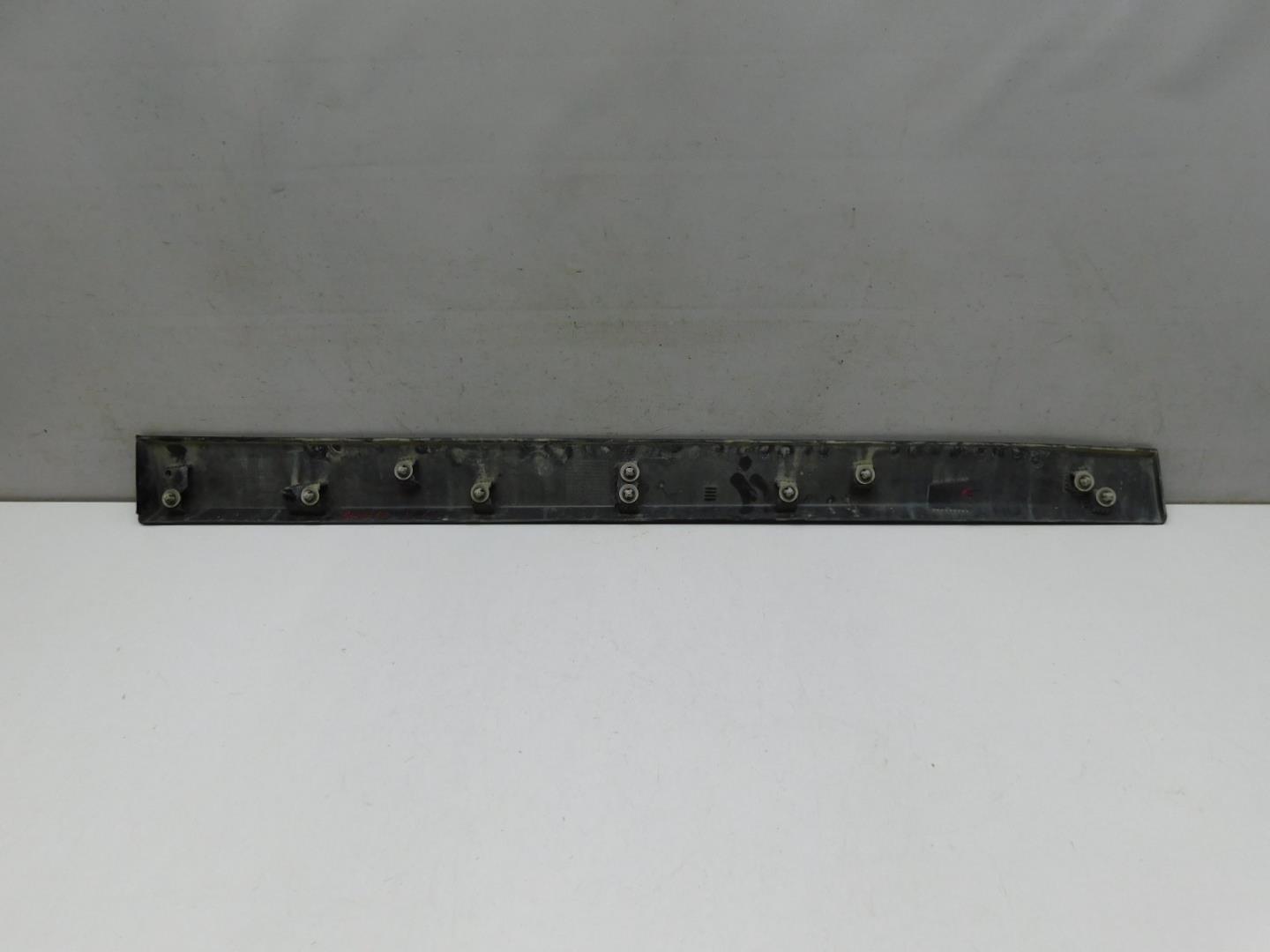 Накладка двери передней правой