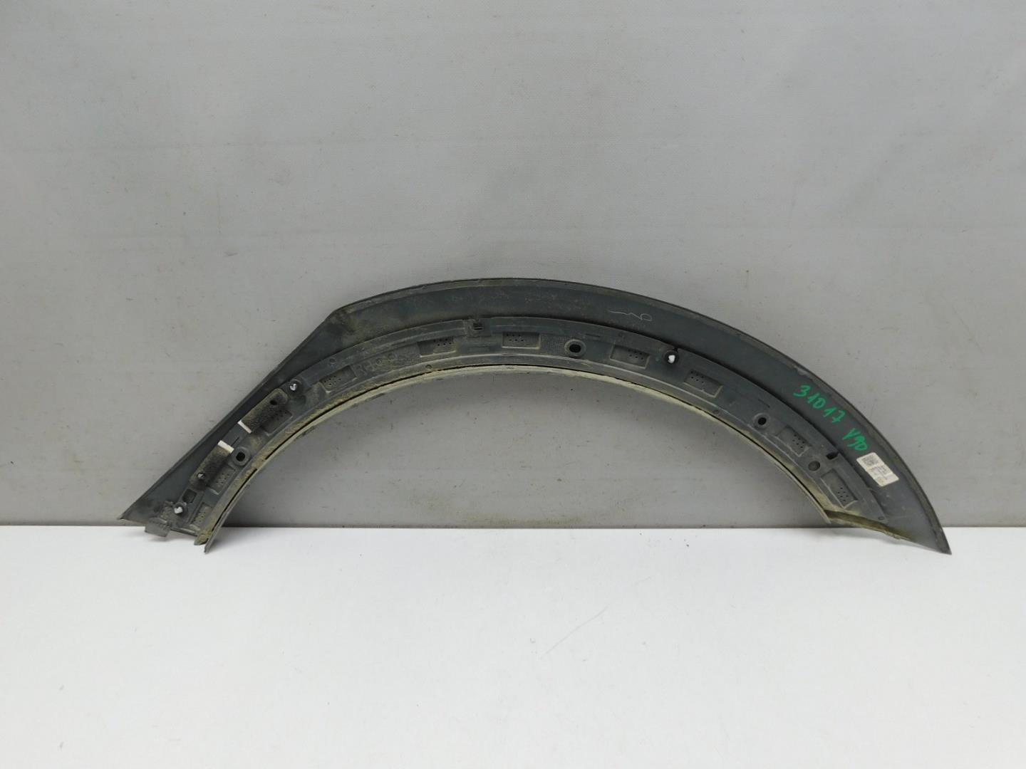 Накладка заднего крыла правого