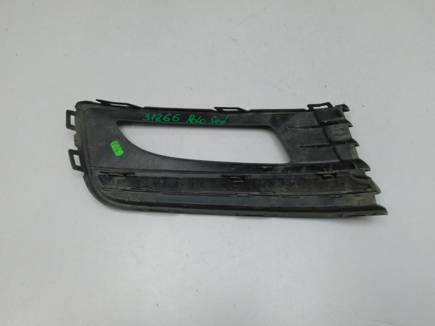 Решетка в бампер левая