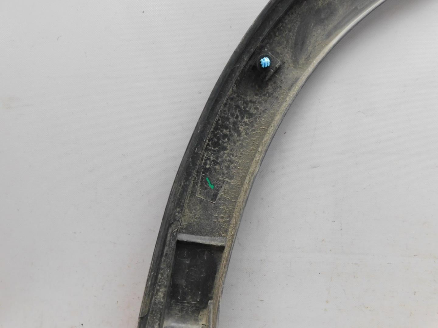 Накладка заднего крыла правого